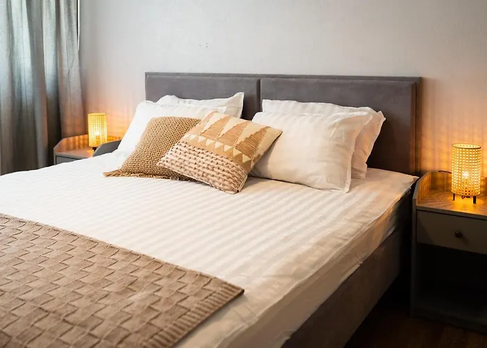 Leola Center Apartment